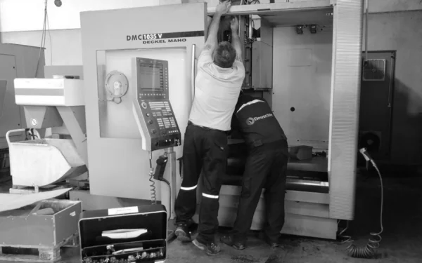 03cnc-gépszervíz-600x375 CNC gép szervizelése