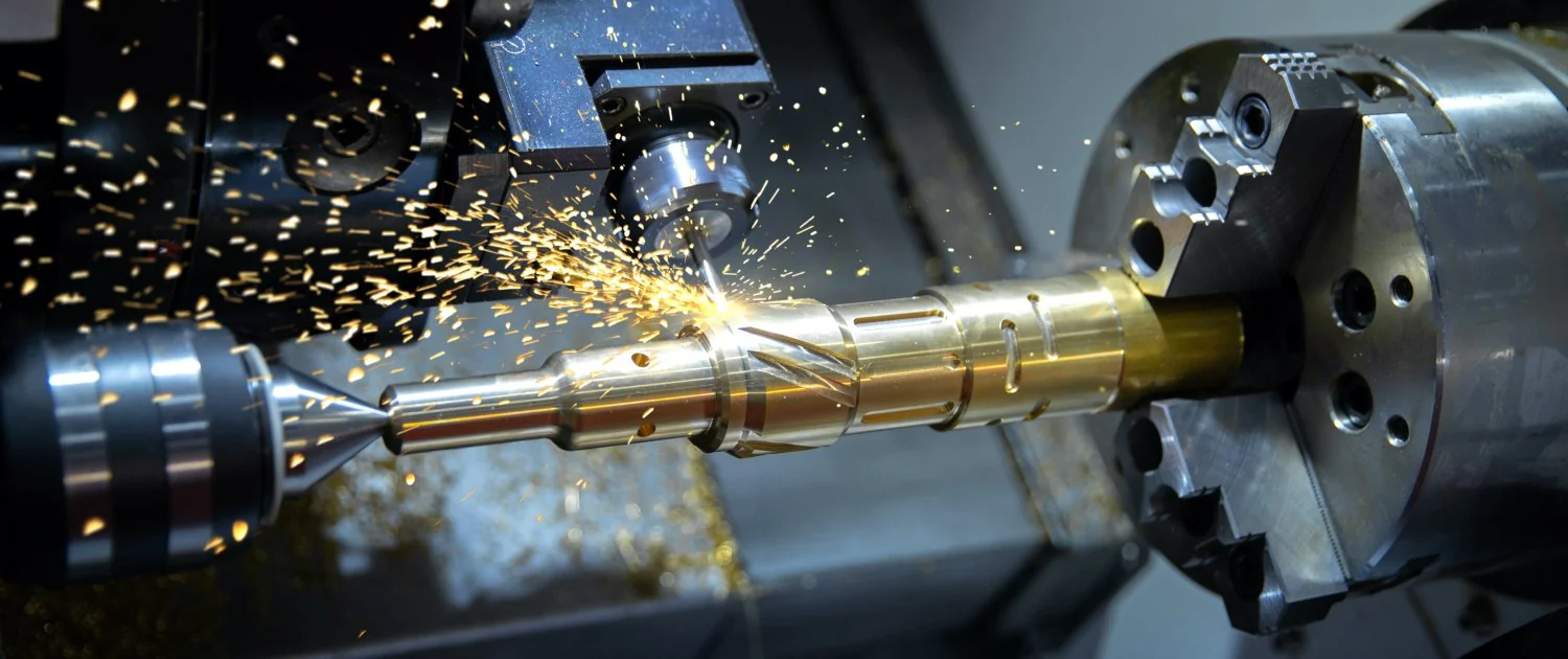AdobeStock_378774705-1500x630 Fém munkadarab megmunkálása CNC esztergán